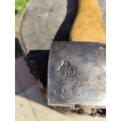 Stara siekiera szwedzka Trzy Korony Kölefors Bruk z 1942 roku 1kg 65cm wojskowa